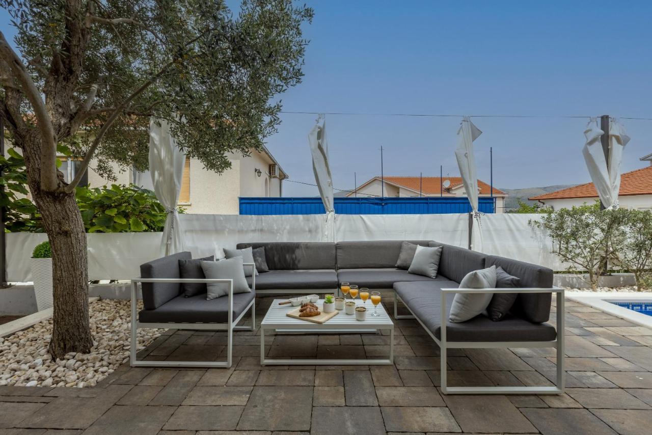 Villa Costa Blu With Pool By The Sea Trogir Exteriér fotografie