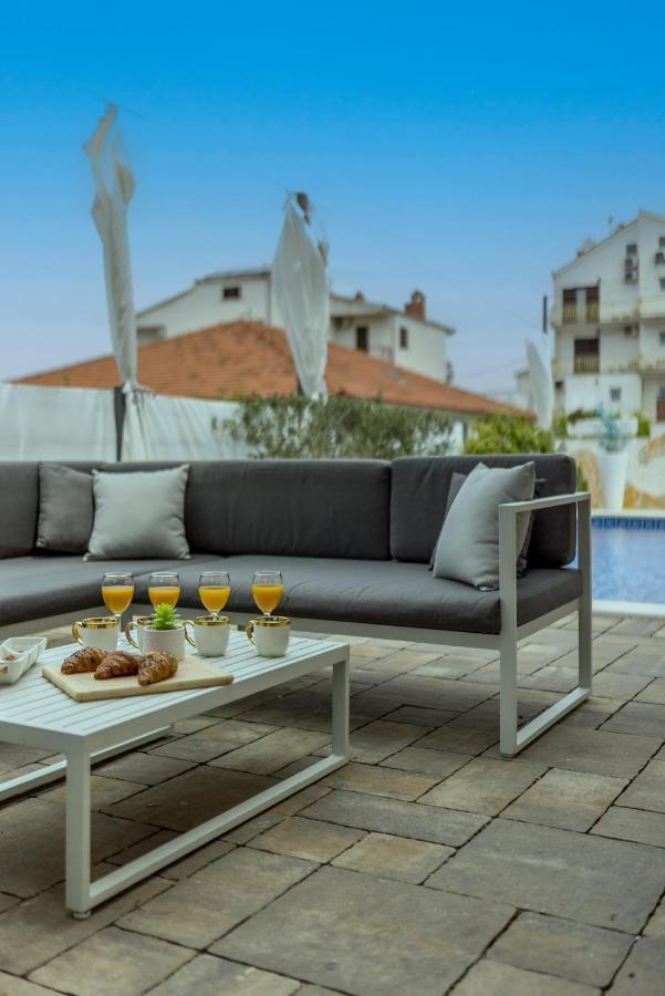 Villa Costa Blu With Pool By The Sea Trogir Exteriér fotografie